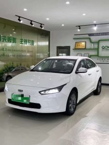 Streamlined left-side profile of the 2019 Geometry A, perfect for navigating busy streets in African capitals.