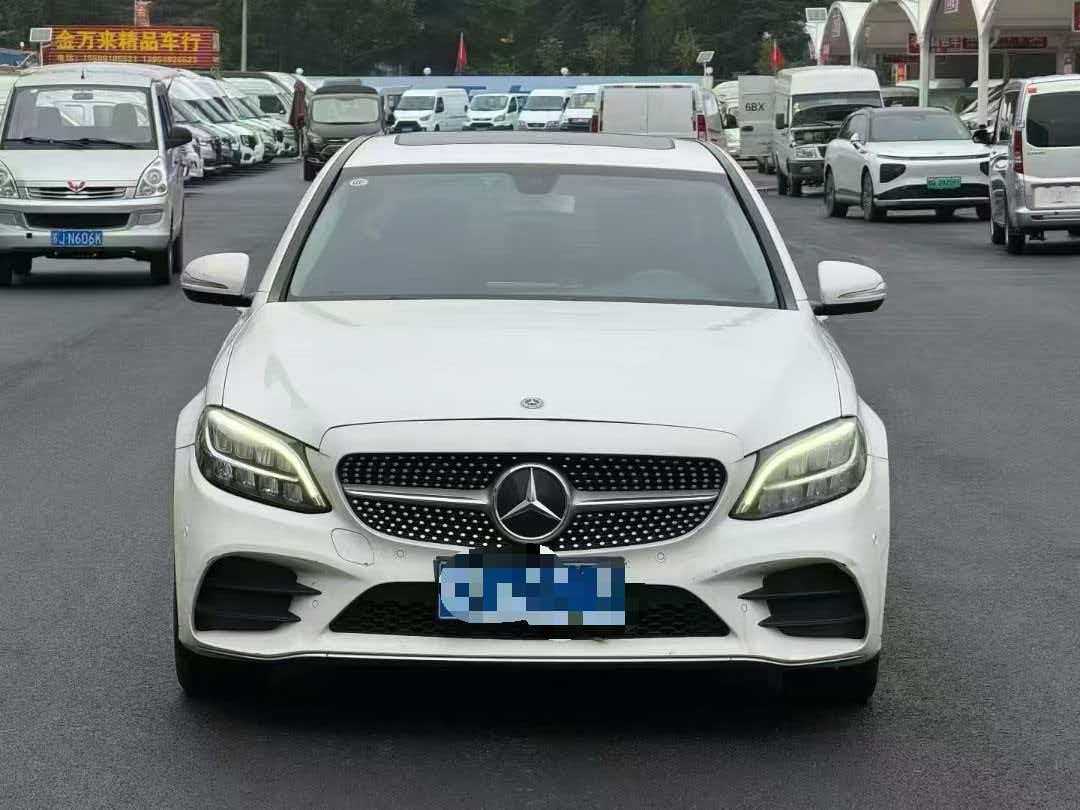 Imposing front grille of the 2020 Mercedes C200L, a status symbol for business leaders in Nigeria and Kenya.